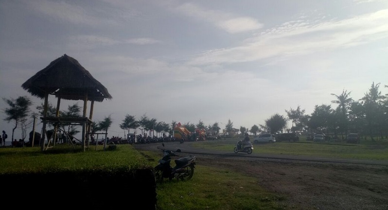 tempat parkir pantai masceti